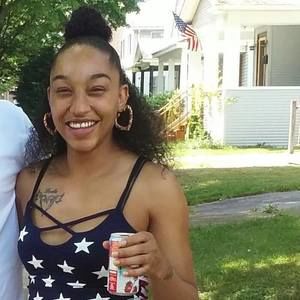 Meet your Posher, Coretta